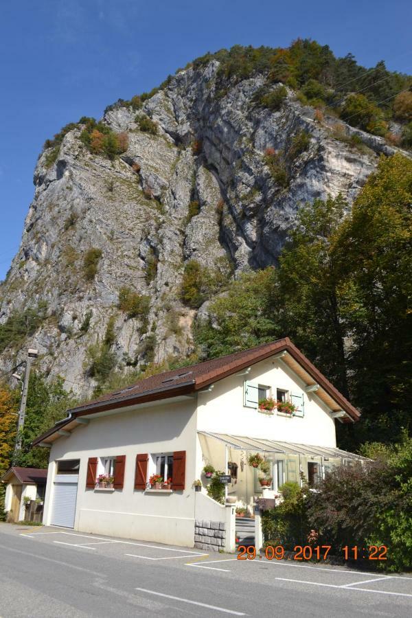 Chambre D'Hotes "Le Moulin" Thones Exterior photo